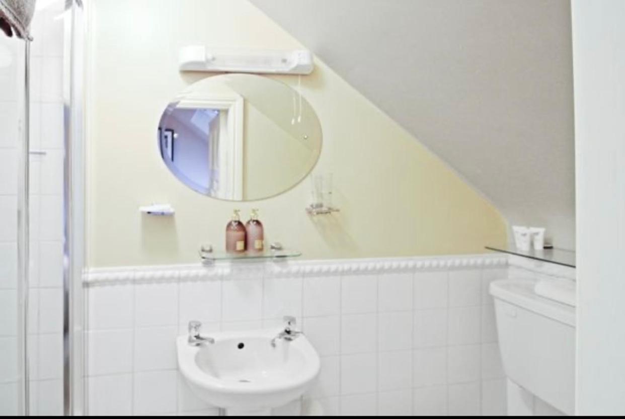 Almara House Bed and Breakfast Γκάλγουεϊ Εξωτερικό φωτογραφία